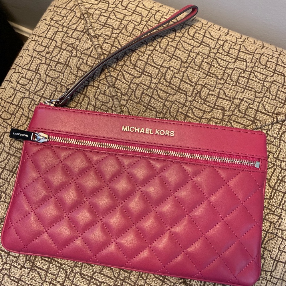 Michael Kors leather Wristlet (fits iPhone!)